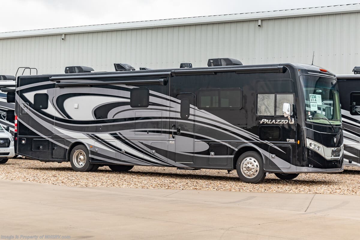 New 2022 Thor Motor Coach Palazzo 37.4 available in Alvarado, Texas
