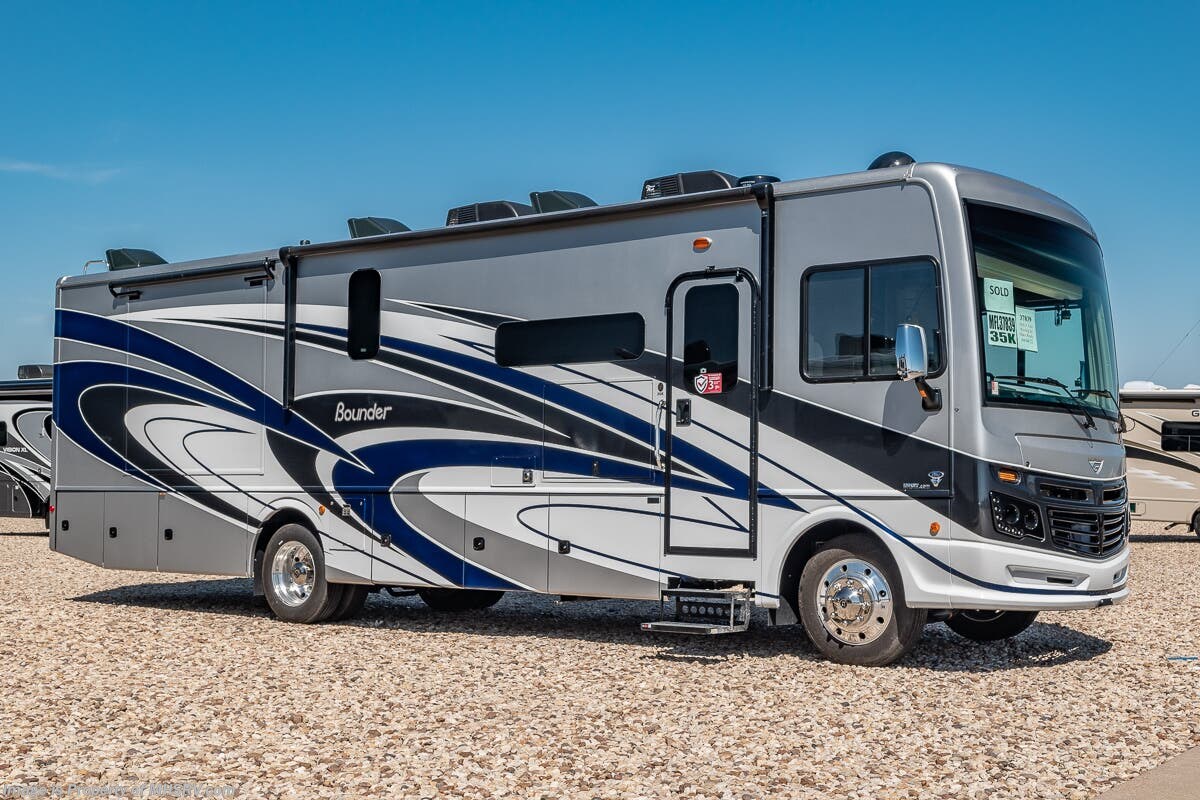 New 2022 Fleetwood Bounder 35K available in Alvarado, Texas