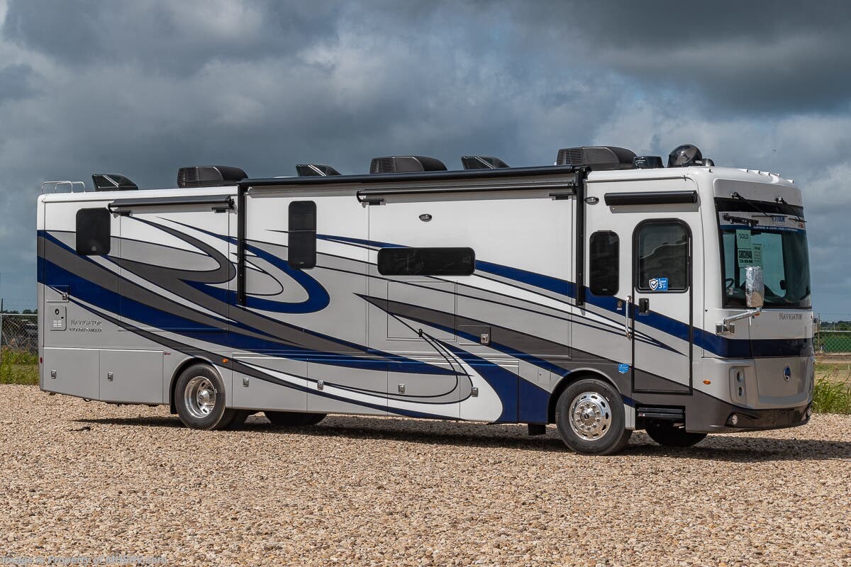 New 2022 Holiday Rambler Navigator 38N available in Alvarado, Texas