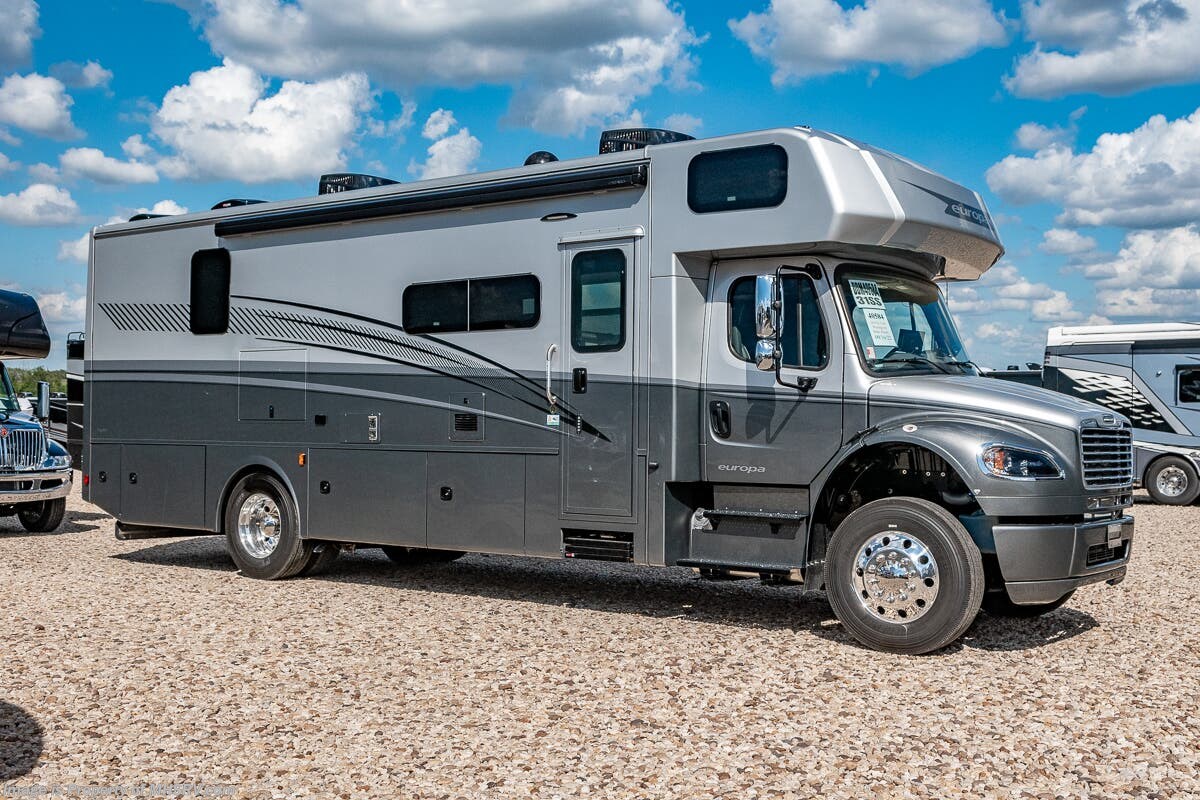 New 2022 Dynamax Corp Europa 31SS available in Alvarado, Texas