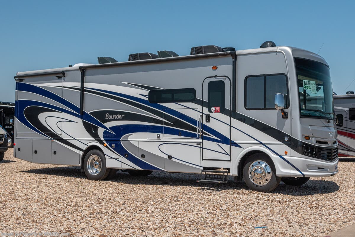 New 2022 Fleetwood Bounder 33C available in Alvarado, Texas