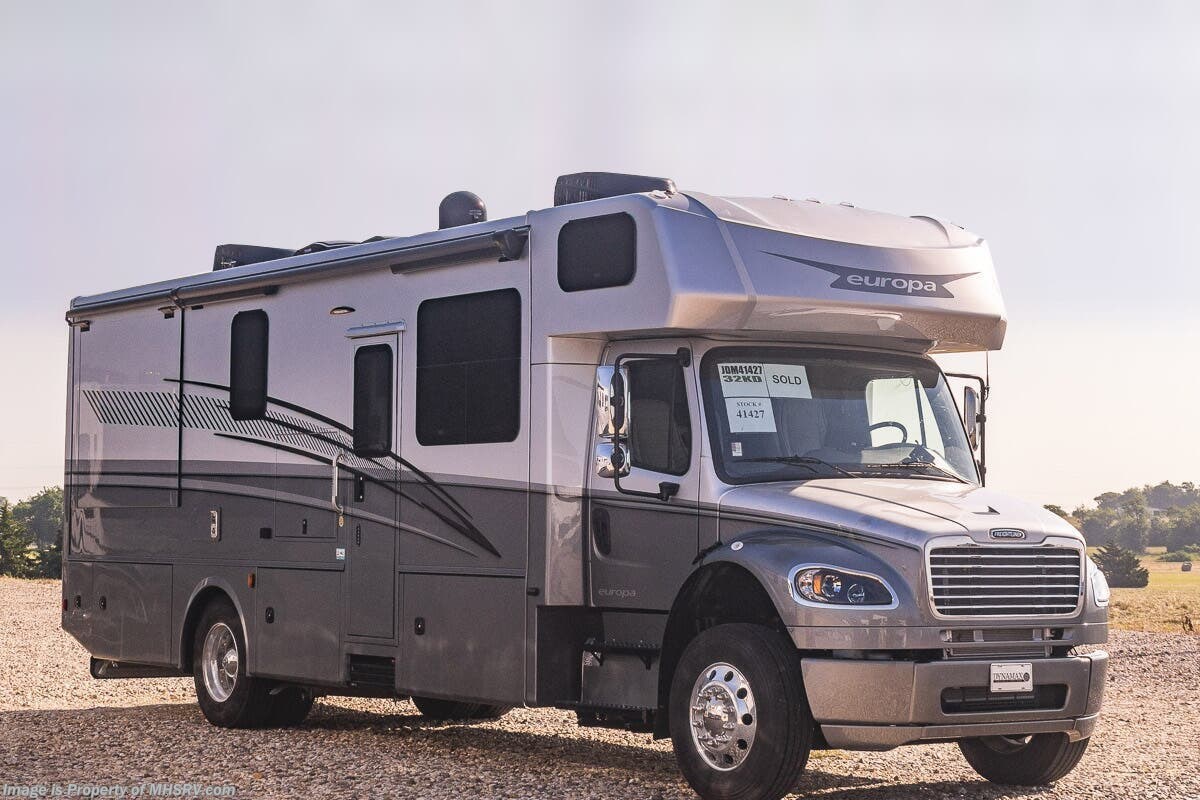 New 2023 Dynamax Corp Europa 32KD available in Alvarado, Texas