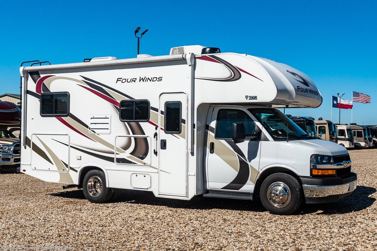 Used 2020  Thor Motor Coach Four Winds 22E by Thor Motor Coach from Motor Home Specialist in Alvarado, TX