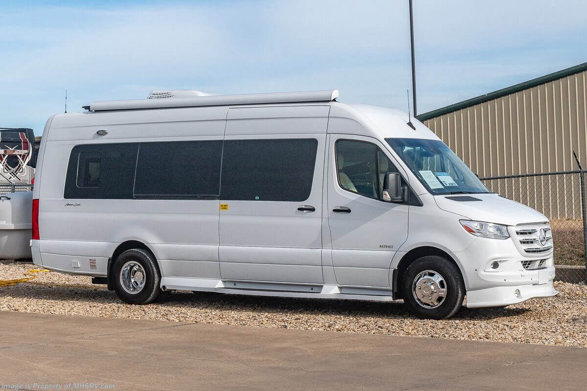 Used 2021  American Coach Patriot MD4 170EXT by American Coach from Motor Home Specialist in Alvarado, TX