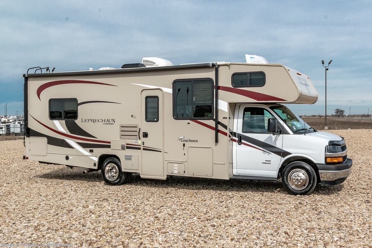 Used 2019  Coachmen Leprechaun 270QB by Coachmen from Motor Home Specialist in Alvarado, TX