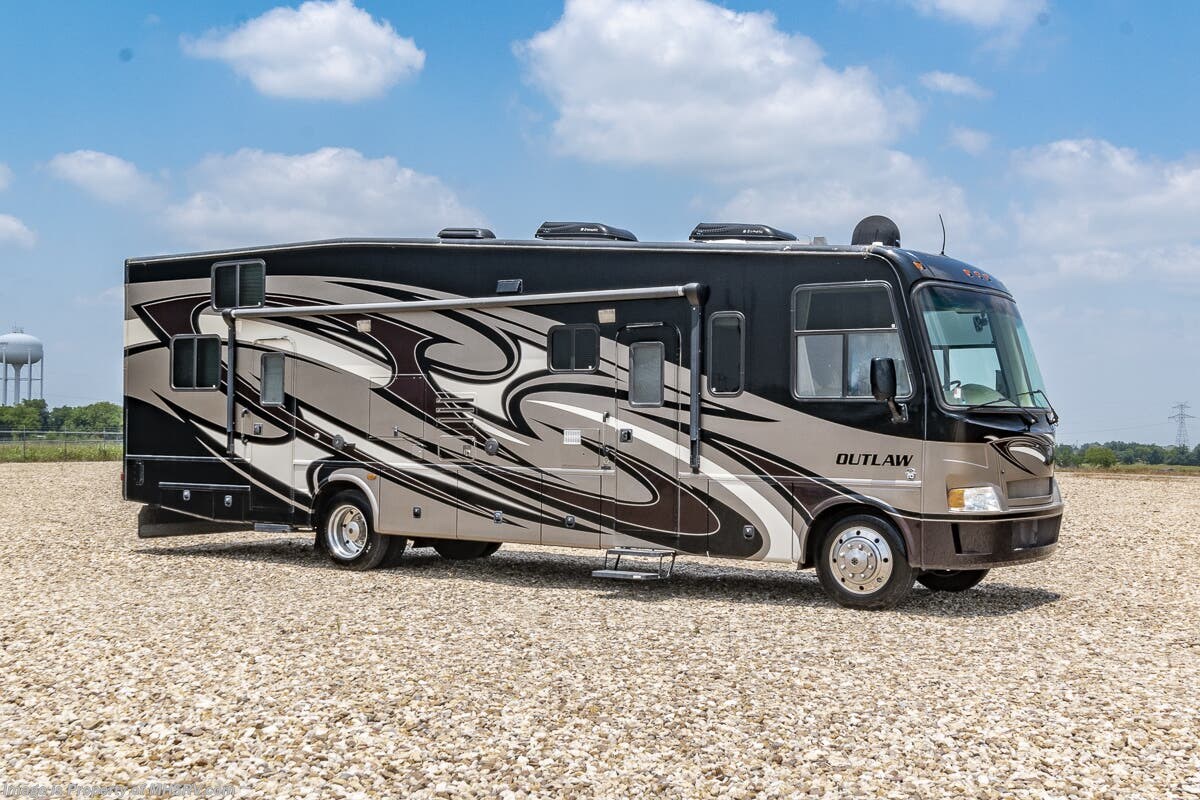 Used 2013 Thor Motor Coach Outlaw 3611 available in Alvarado, Texas