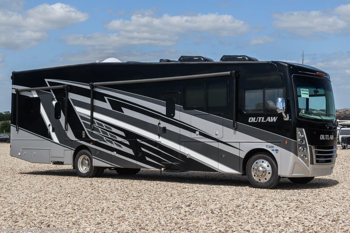 New 2025 Thor Motor Coach Outlaw 38KB available in Alvarado, Texas