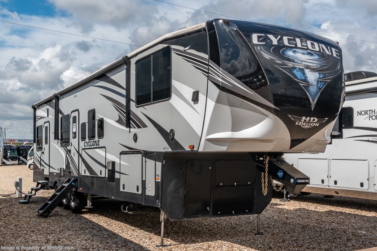 Used 2021 Heartland Cyclone CY 4007 available in Alvarado, Texas
