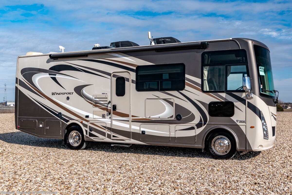 Used 2018 Thor Motor Coach Windsport 27B available in Alvarado, Texas