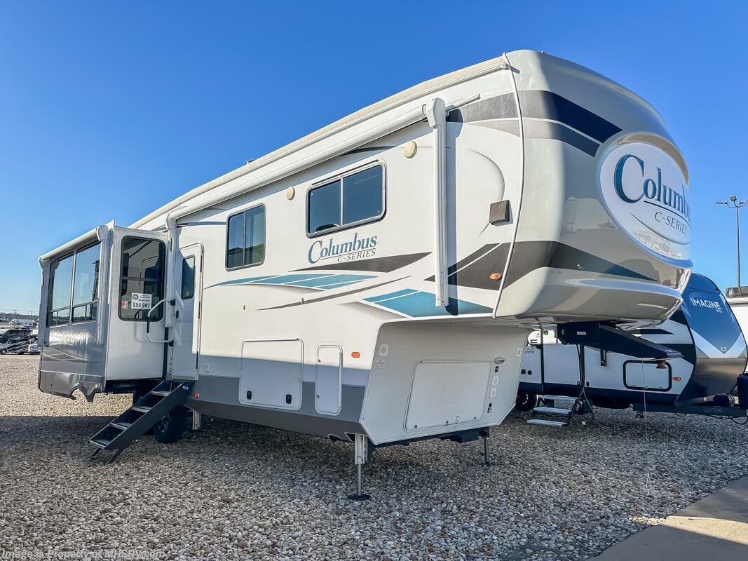 Used 2022 Palomino Columbus 329DV available in Alvarado, Texas