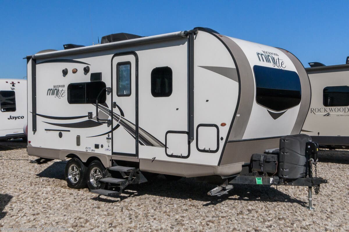 Used 2018 Forest River Rockwood Mini Lite 2104S available in Alvarado, Texas