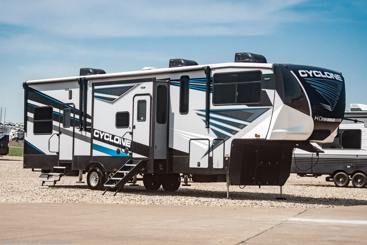 Used 2022 Heartland Cyclone CY 3413 available in Alvarado, Texas