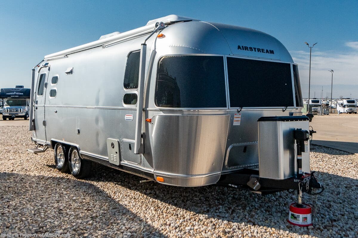 Used 2023  Airstream International 25FB Twin by Airstream from Motor Home Specialist in Alvarado, TX