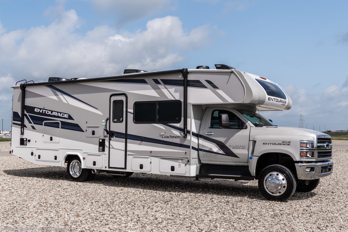 Used 2023  Coachmen Entourage 330DS by Coachmen from Motor Home Specialist in Alvarado, TX