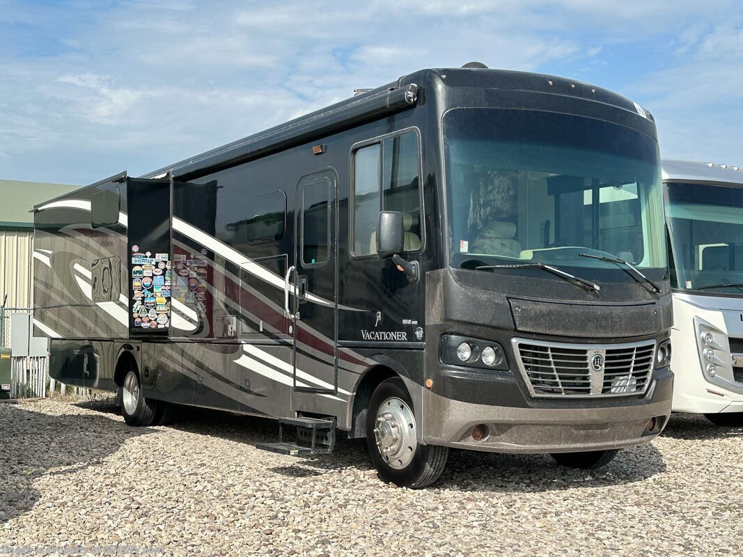Used 2017  Holiday Rambler Vacationer 36H by Holiday Rambler from Motor Home Specialist in Alvarado, TX