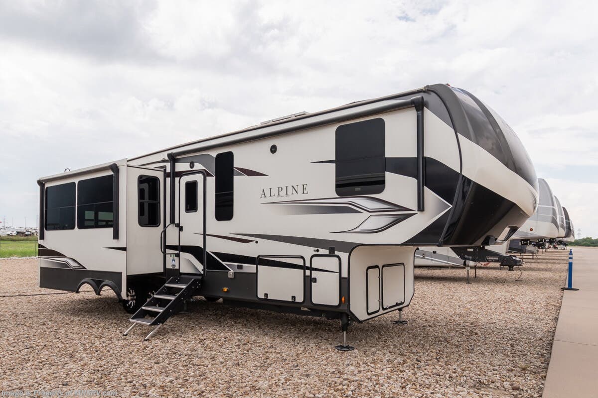 Used 2022 Keystone Alpine 3220RL available in Alvarado, Texas