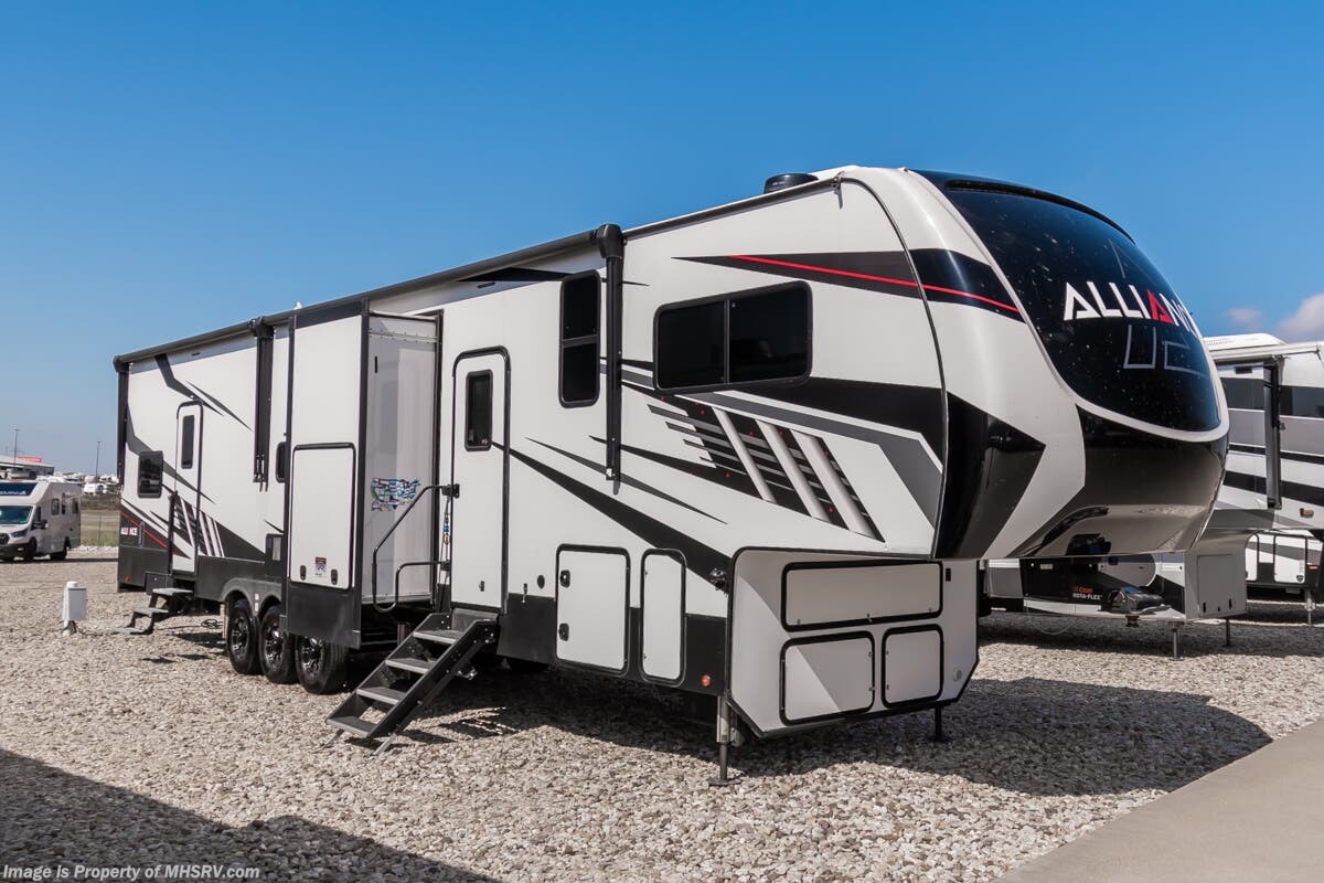 Used 2022 Alliance RV Valor 40V13 available in Alvarado, Texas