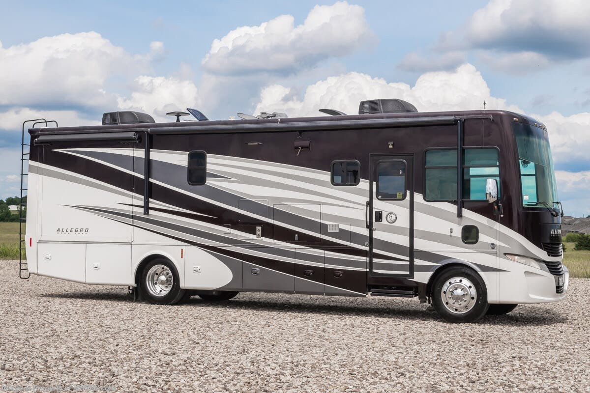 Used 2017 Tiffin Open Road Allegro 32SA available in Alvarado, Texas