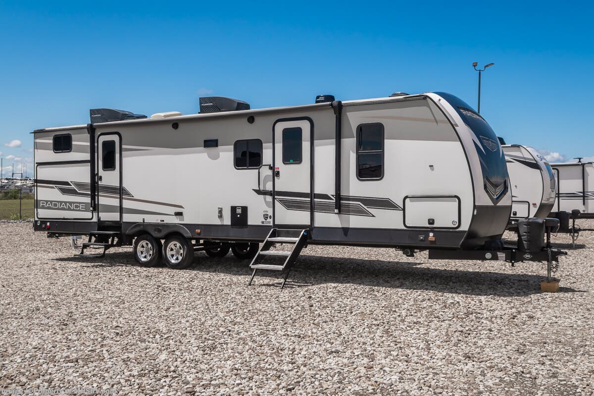 Used 2022 Cruiser RV Radiance R-30DS available in Alvarado, Texas