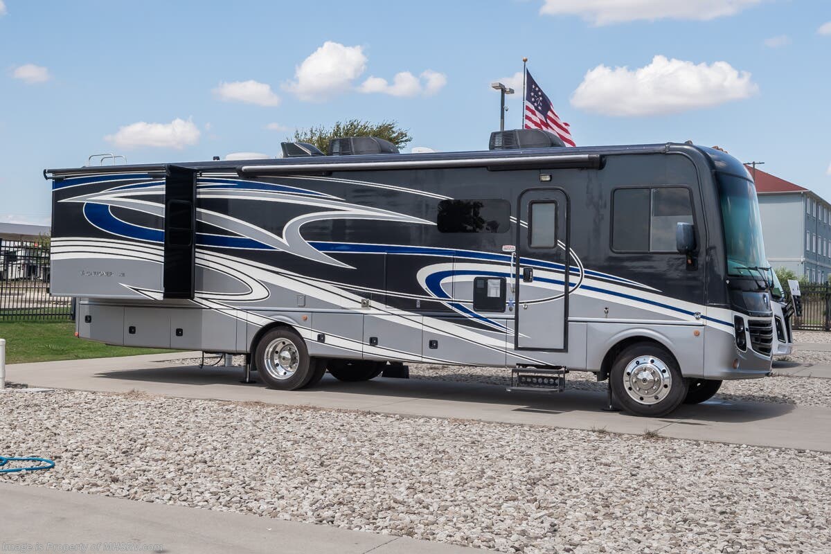 Used 2017  Holiday Rambler Vacationer XE 32A by Holiday Rambler from Motor Home Specialist in Alvarado, TX