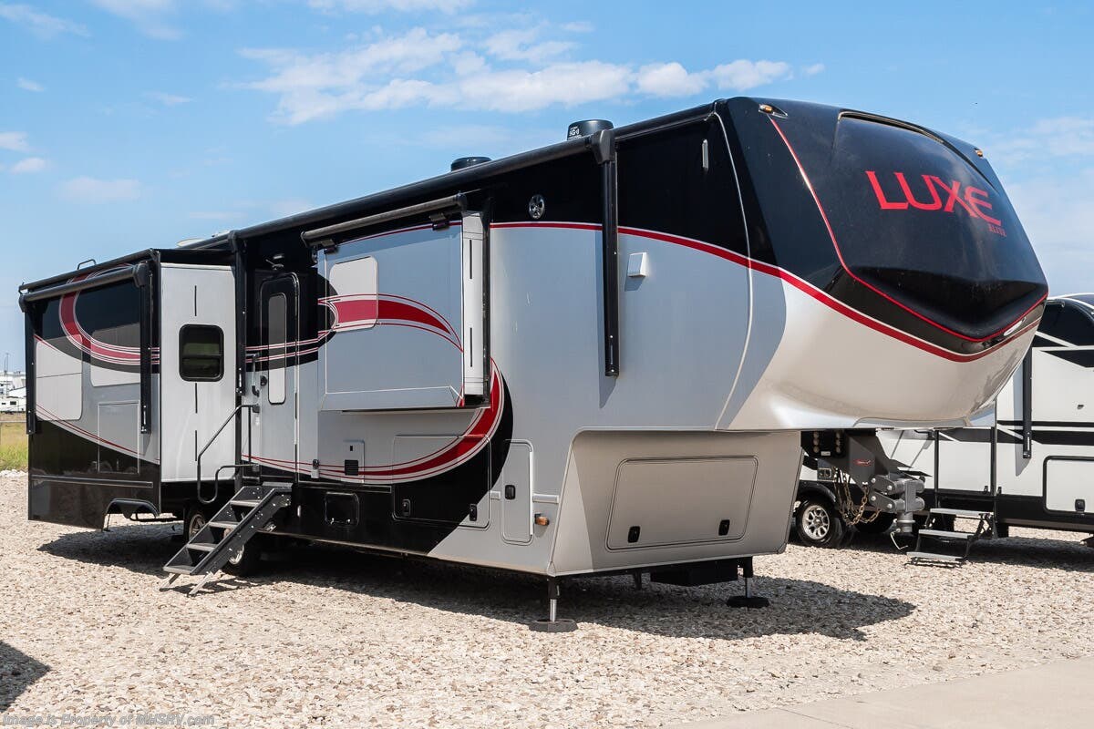 Used 2022  Luxe Elite 39FB by Luxe from Motor Home Specialist in Alvarado, TX