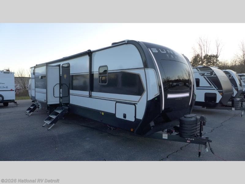 New 2026 CrossRoads Sunset Trail SS331BH available in Belleville, Michigan