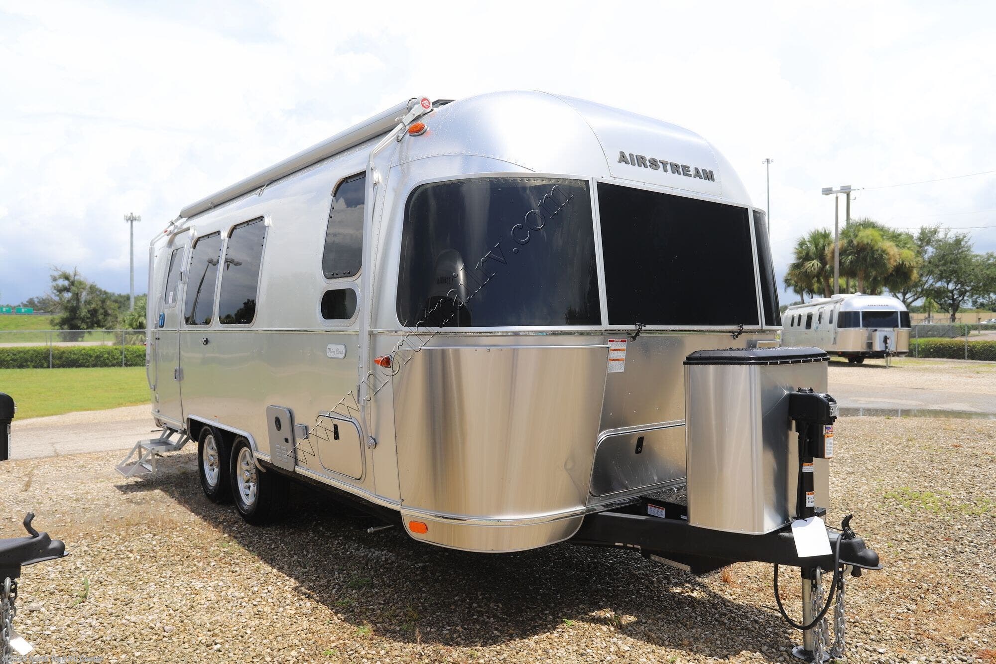 New 2025 Airstream Flying Cloud 23FB available in Fort Myers, Florida