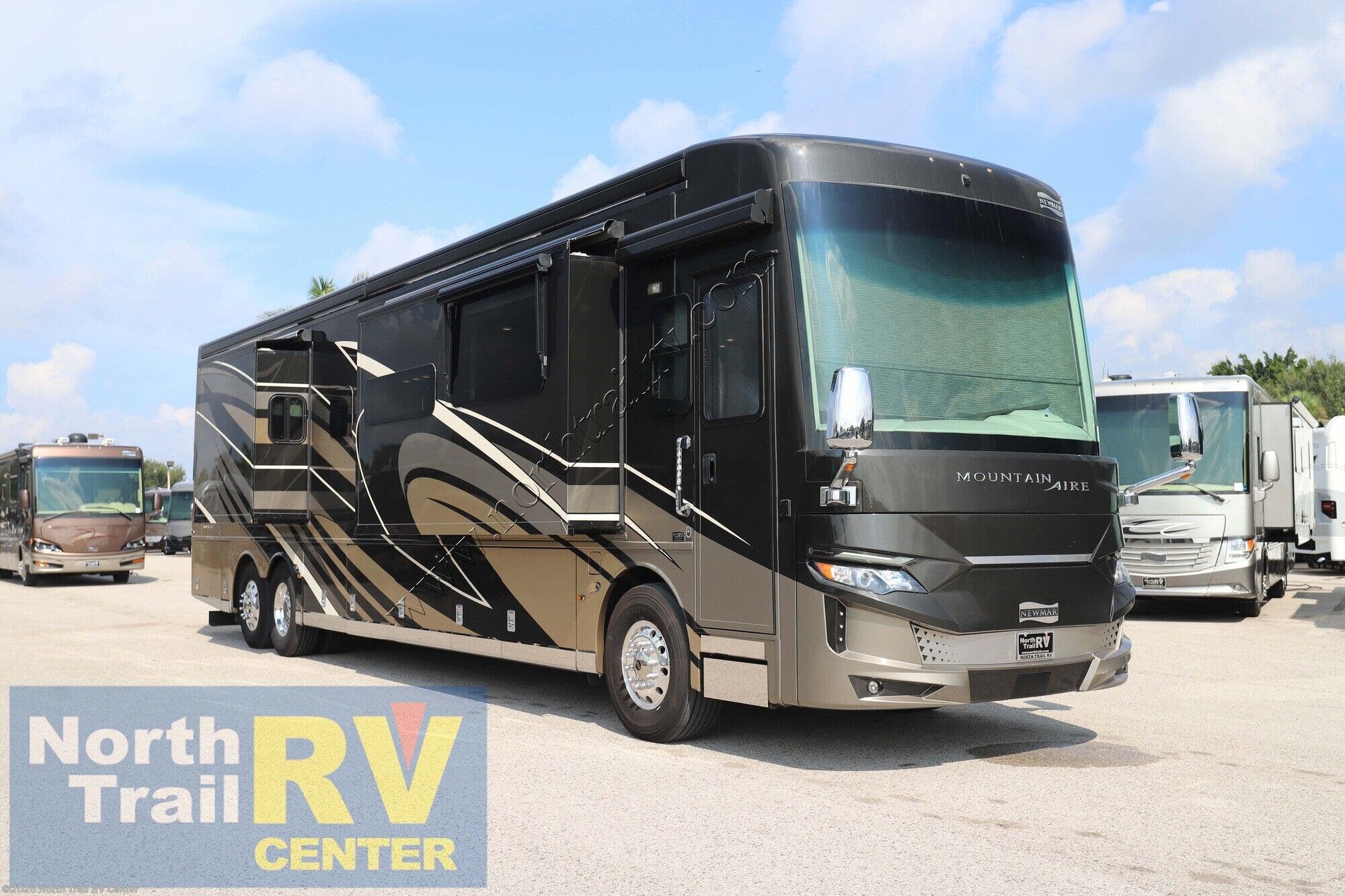 Used 2020  Newmar Mountain Aire 4535 by Newmar from North Trail RV Center in Fort Myers, FL
