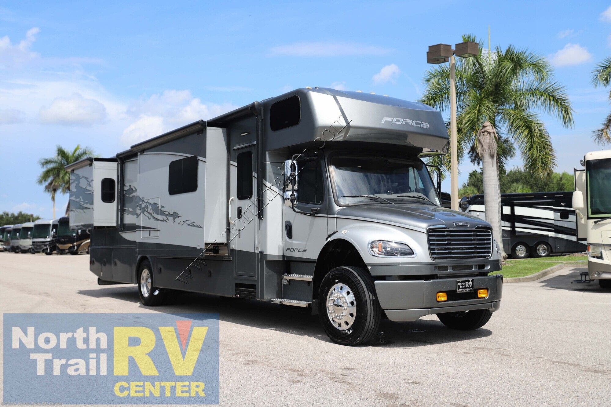 Used 2022 Dynamax Corp Force 37TSHD available in Fort Myers, Florida