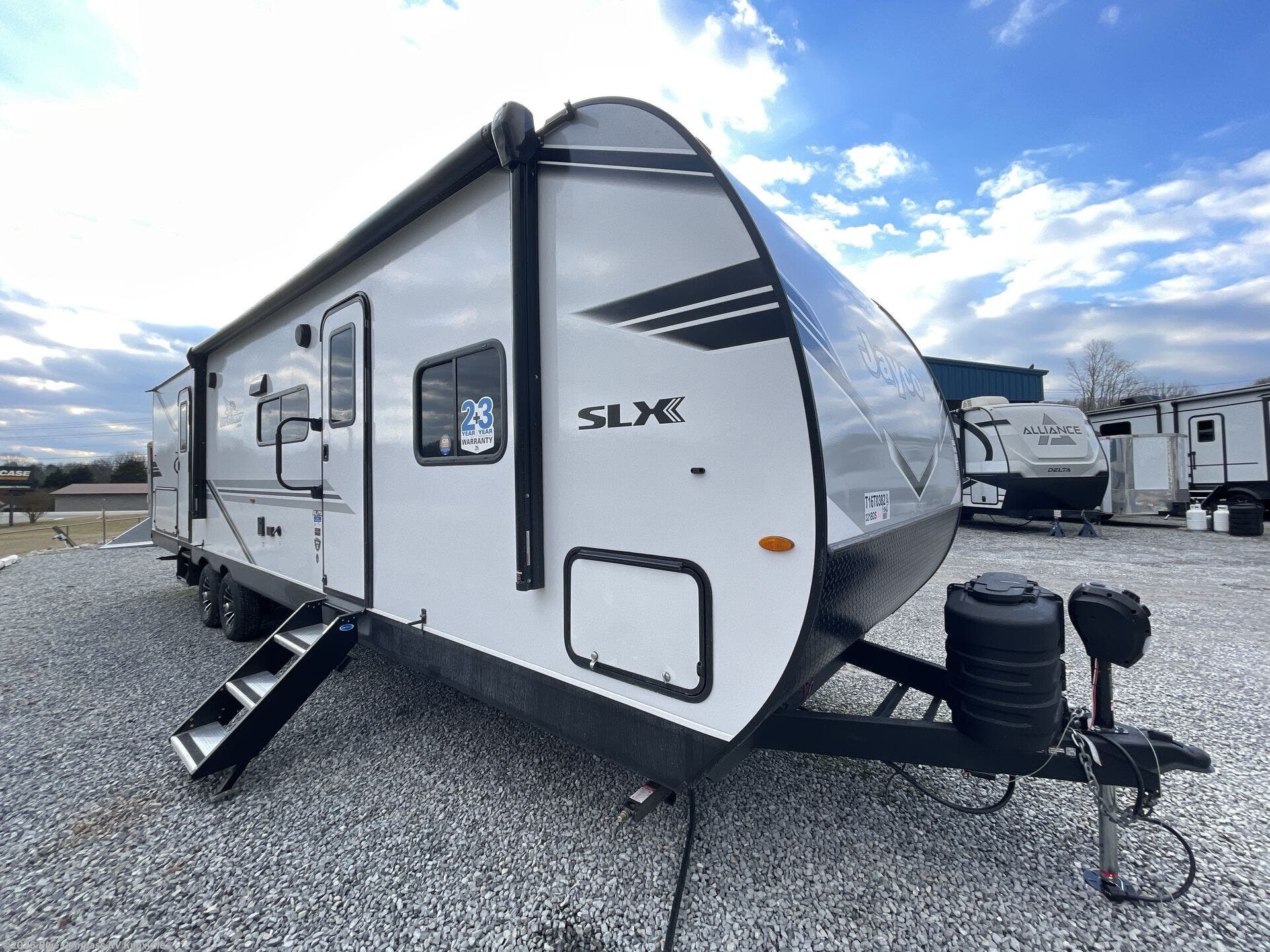 New 2026 Jayco Jay Flight SLX 321BDS available in Louisville, Tennessee