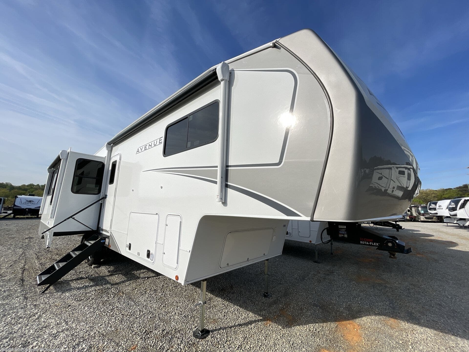 New 2026 Alliance RV Avenue 32RLS available in Louisville, Tennessee
