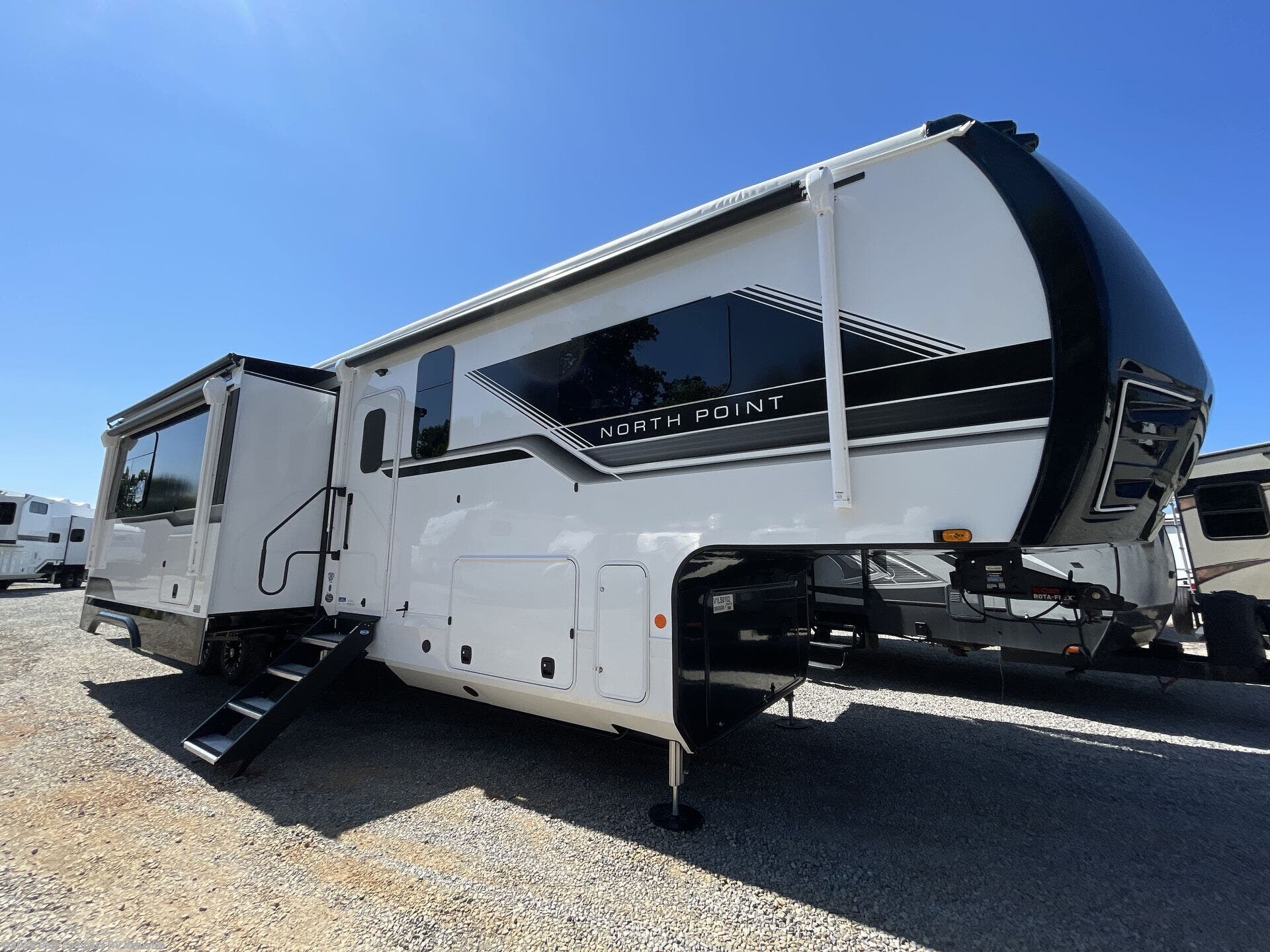 New 2027 Jayco North Point 395DSDB available in Louisville, Tennessee