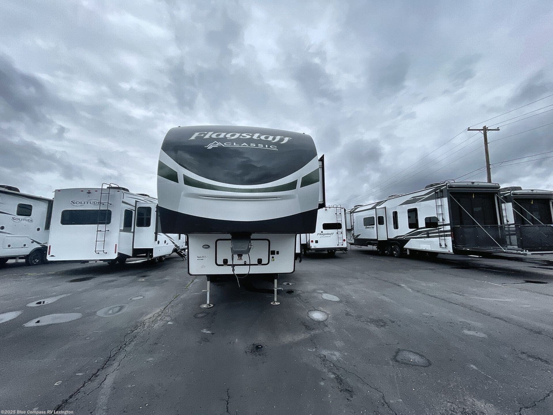 New 2024 Forest River Flagstaff Classic 282RD available in Georgetown, Kentucky