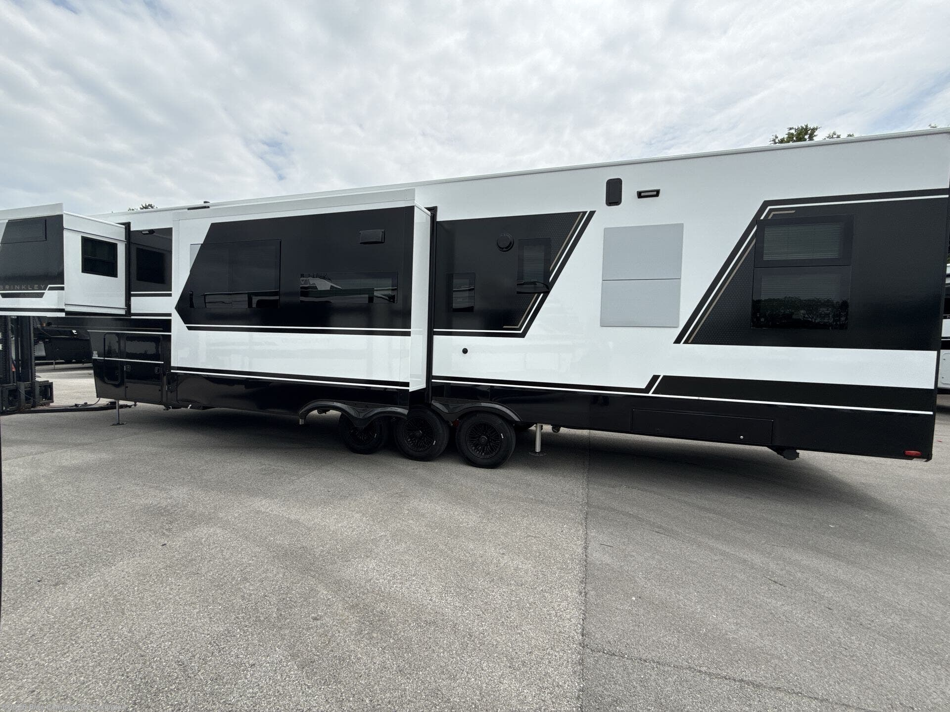 New 2027 Brinkley RV Model G 3950 available in Georgetown, Kentucky