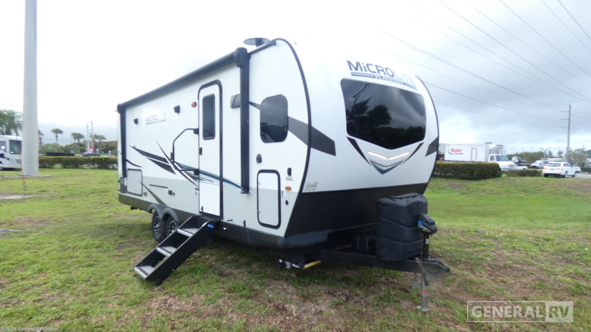 Used 2022 Forest River Flagstaff Micro Lite 25FKS available in West Palm Beach, Florida