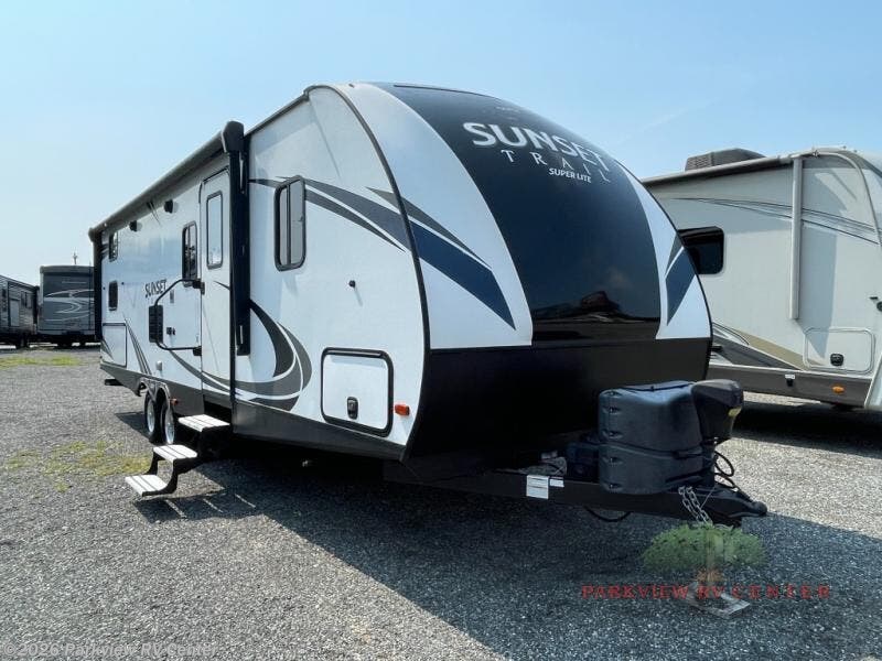 Used 2019 CrossRoads Sunset Trail Super Lite SS262BH available in Smyrna, Delaware