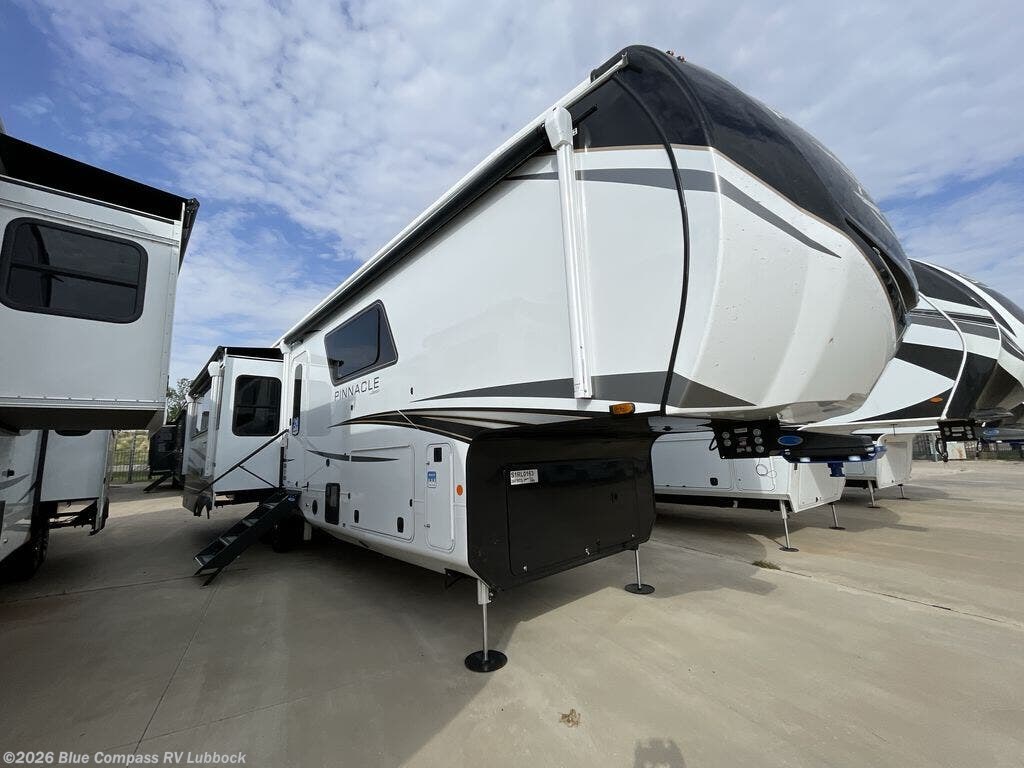 New 2025 Jayco Pinnacle 36FBTS available in Lubbock, Texas