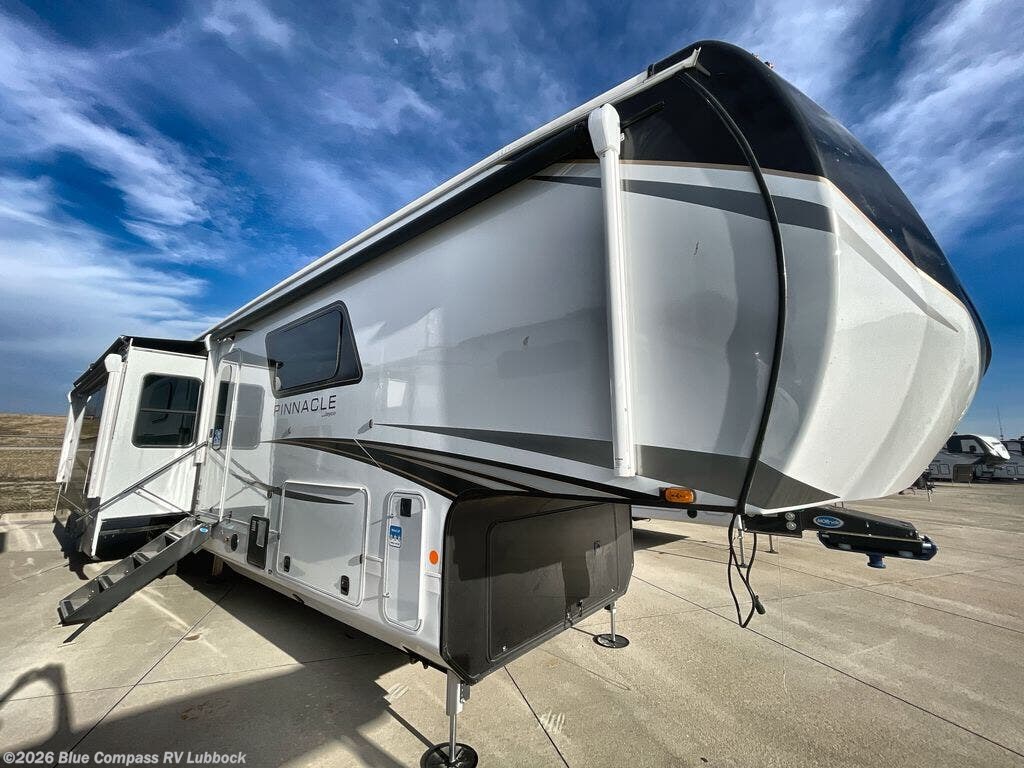 New 2025 Jayco Pinnacle 38FBRK available in Lubbock, Texas