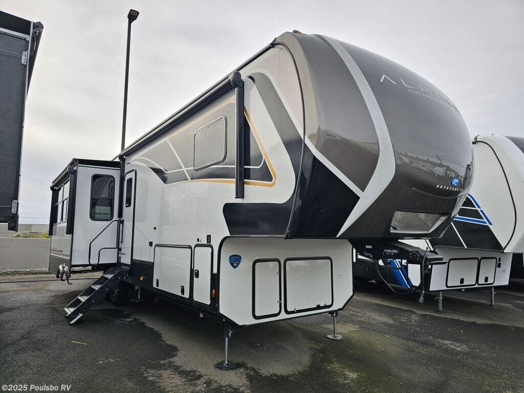 New 2025 Keystone Alpine Avalanche Edition 321RL available in Kent, Washington