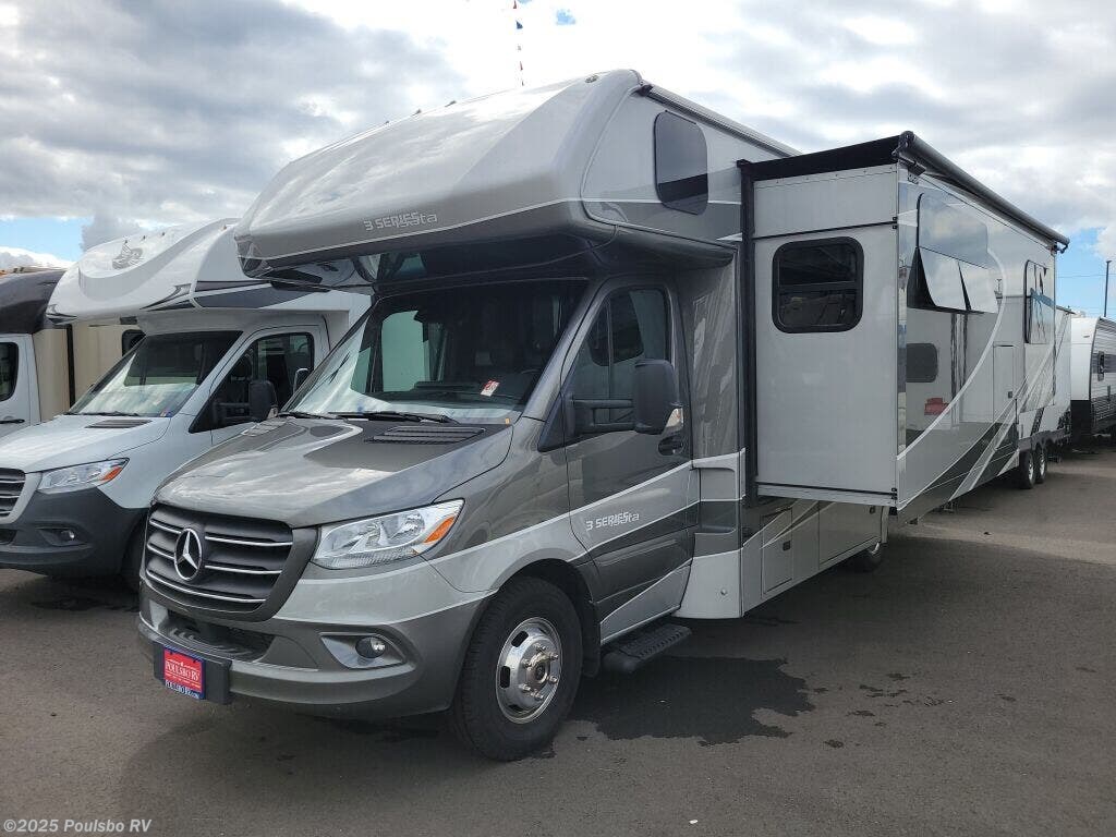 Used 2022 Dynamax Corp  Isata 24FW available in Kent, Washington