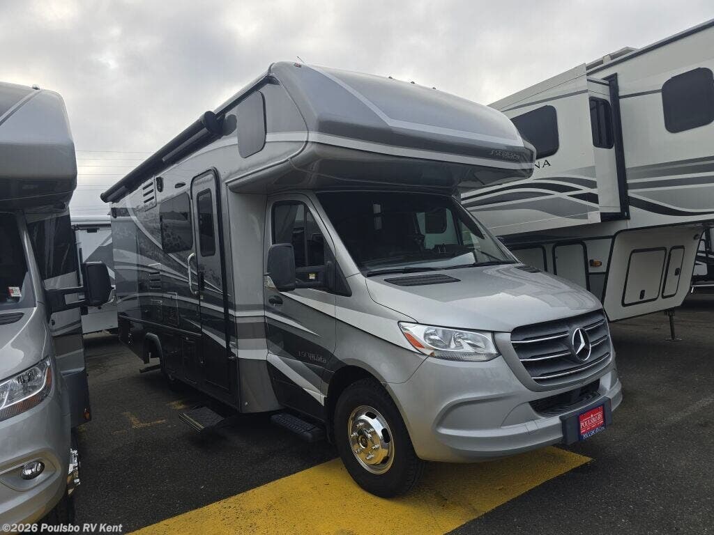 Used 2020  Dynamax Corp  Isata-3 Isata-3 by Dynamax Corp from Poulsbo RV Kent in Kent, WA