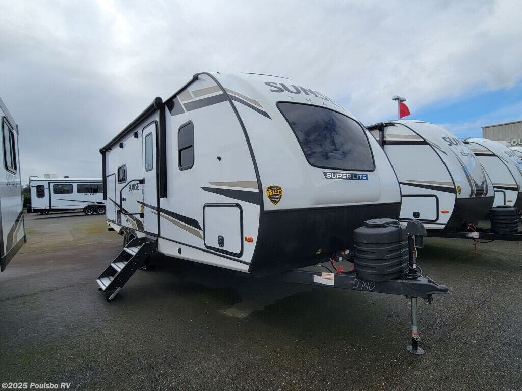 New 2024 CrossRoads Sunset Trail Super Lite SS222RB available in Everett, Washington