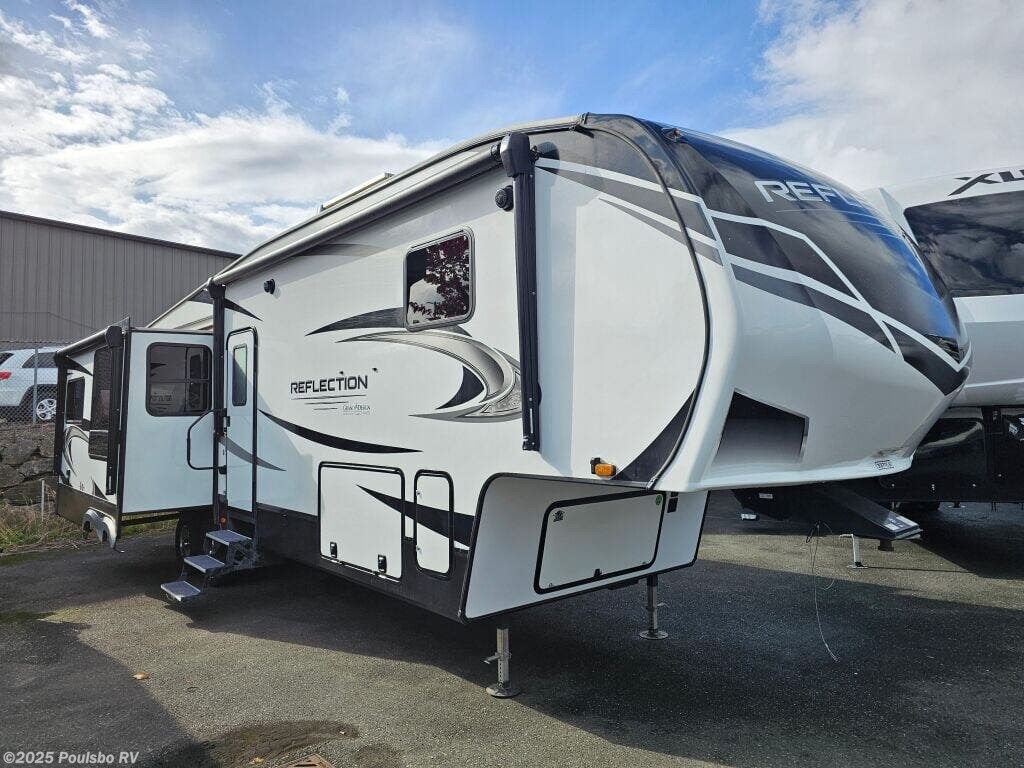 Used 2021 Grand Design Reflection 337RLS available in Everett, Washington