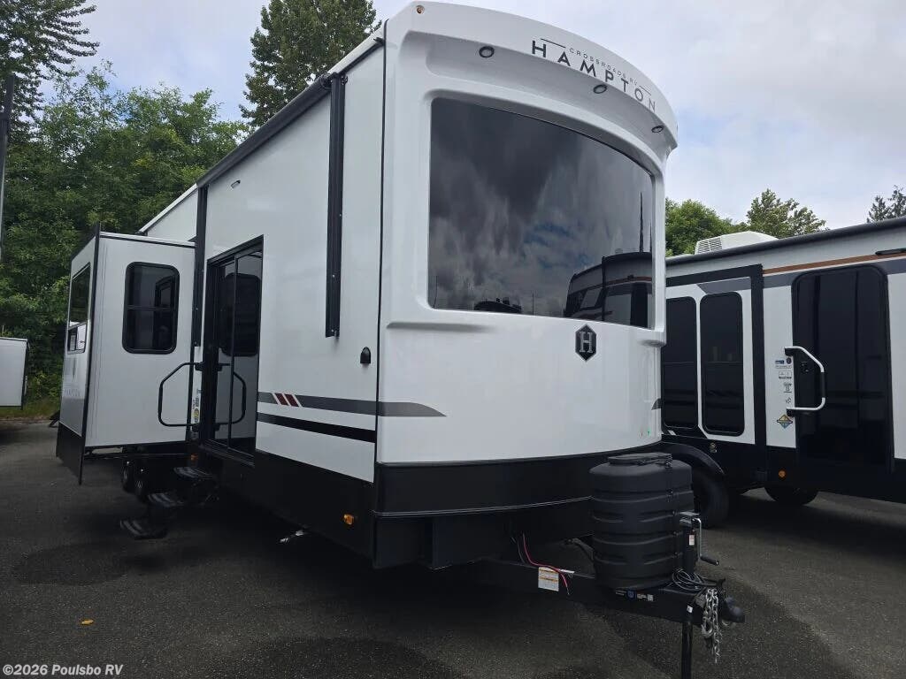 New 2026 CrossRoads Hampton Hampton available in Everett, Washington