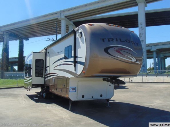 2015 Dynamax Corp Trilogy 36RL available in Houston, TX