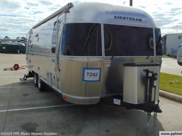 2015 Airstream Flying Cloud 25FB available in Houston, TX