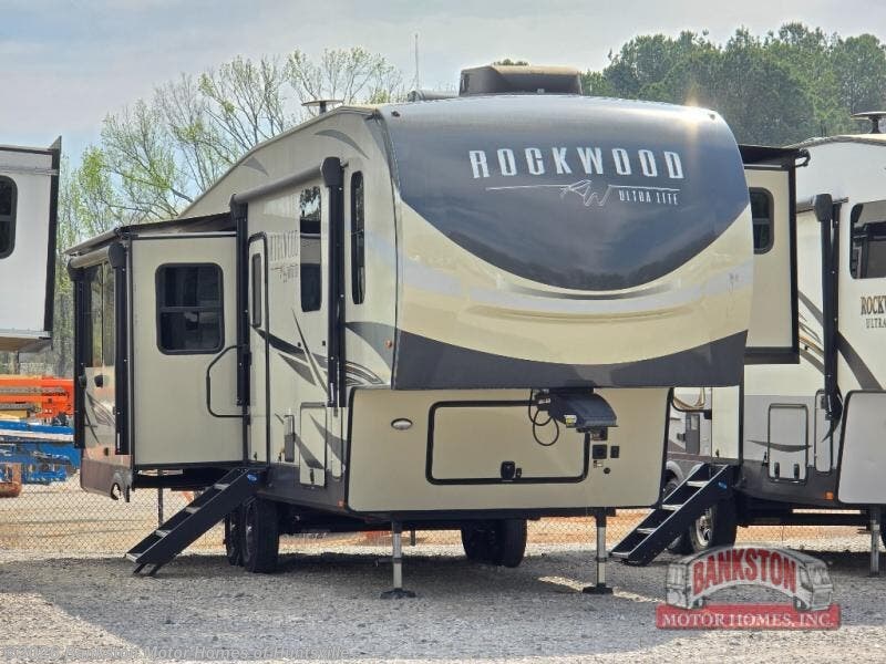 Used 2022 Forest River Rockwood Ultra Lite 2893BS available in Huntsville, Alabama
