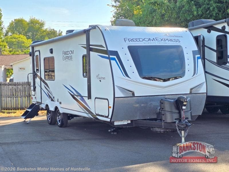 Used 2022  Coachmen Freedom Express Ultra Lite 246RKS by Coachmen from Bankston Motor Homes of Huntsville in Huntsville, AL
