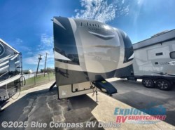  Used 2019 Forest River Flagstaff 524RLWS available in Mesquite, Texas