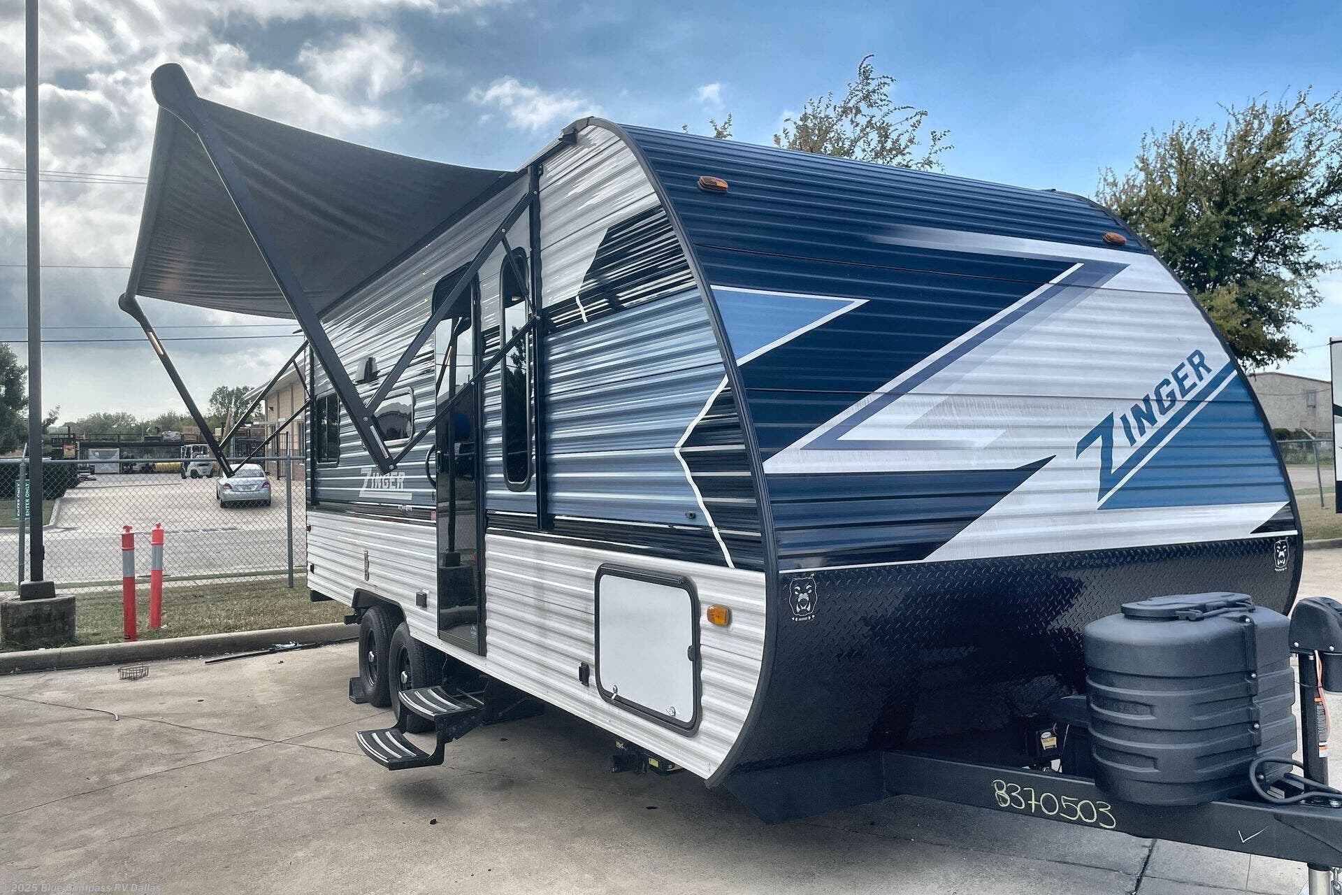 Used 2025 CrossRoads Zinger Lite 211RD available in Mesquite, Texas